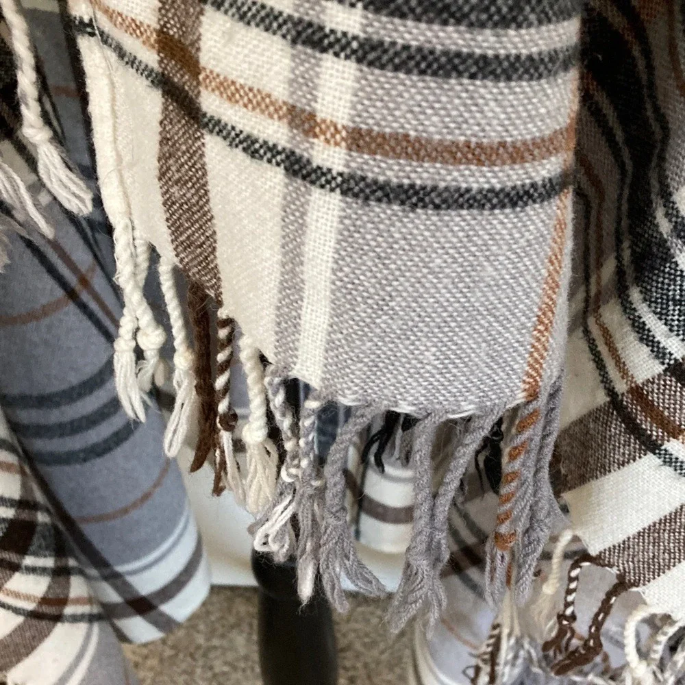 Plaid Fringe Blanket Shawl Scarf Grey‎ Cream Brown 25x63 Classic Preppy Fall